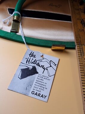 Garay Women’s Green Frame Handbag with Slide-Away Handle Vintage Nwt
